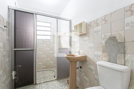 Banheiro de casa para alugar com 1 quarto, 45m² em Vila Esperança, São Paulo