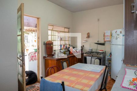 Casa à venda com 900m², 2 quartos e 8 vagas Casa à venda com 900m², 2 quartos e 8 vagasCozinha