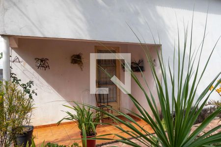 Casa à venda com 900m², 2 quartos e 8 vagas Casa à venda com 900m², 2 quartos e 8 vagasÁrea externa