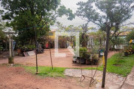 Casa à venda com 900m², 2 quartos e 8 vagas Casa à venda com 900m², 2 quartos e 8 vagasÁrea externa