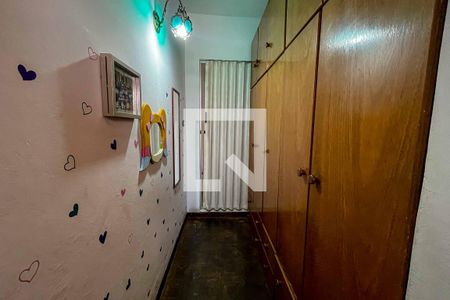 Casa à venda com 300m², 5 quartos e 2 vagas Casa à venda com 300m², 5 quartos e 2 vagasQuarto 3