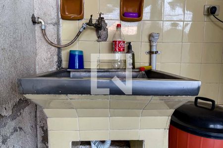 Casa à venda com 300m², 5 quartos e 2 vagas Casa à venda com 300m², 5 quartos e 2 vagasÁrea de Serviço