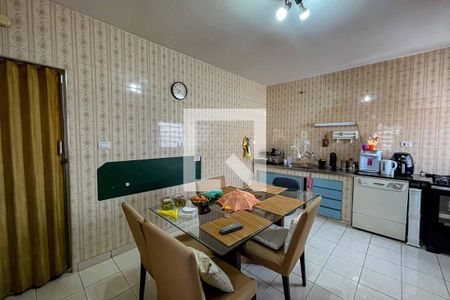 Casa à venda com 300m², 5 quartos e 2 vagas Casa à venda com 300m², 5 quartos e 2 vagasCozinha