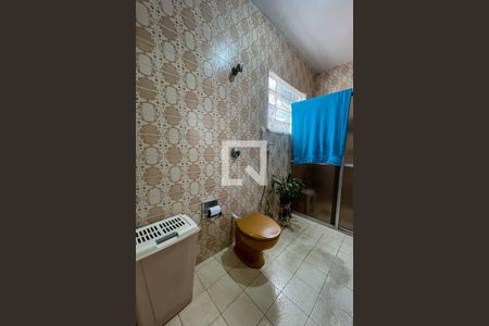 Casa à venda com 300m², 5 quartos e 2 vagas Casa à venda com 300m², 5 quartos e 2 vagasBanheiro 2