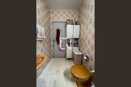 Casa à venda com 300m², 5 quartos e 2 vagas Casa à venda com 300m², 5 quartos e 2 vagasBanheiro 2