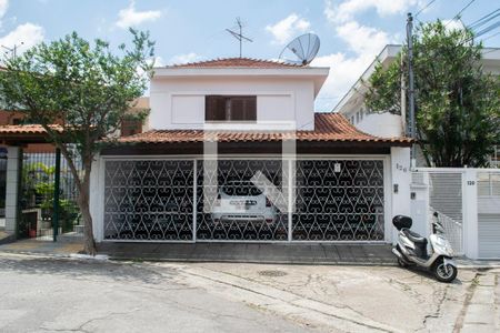 Casa à venda com 500m², 3 quartos e 3 vagas Casa à venda com 500m², 3 quartos e 3 vagasFachada