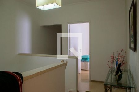 Casa à venda com 500m², 3 quartos e 3 vagas Casa à venda com 500m², 3 quartos e 3 vagasHall