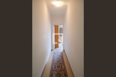 Casa à venda com 500m², 3 quartos e 3 vagas Casa à venda com 500m², 3 quartos e 3 vagasCorredor quartos