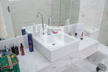 Casa à venda com 500m², 3 quartos e 3 vagas Casa à venda com 500m², 3 quartos e 3 vagasBanheiro quarto 1