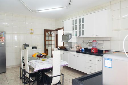 Casa à venda com 500m², 3 quartos e 3 vagas Casa à venda com 500m², 3 quartos e 3 vagasCozinha