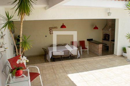 Casa à venda com 500m², 3 quartos e 3 vagas Casa à venda com 500m², 3 quartos e 3 vagasQuintal