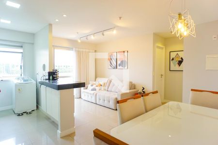 Sala/Cozinha de apartamento para alugar com 2 quartos, 74m² em Barra da Tijuca, Rio de Janeiro