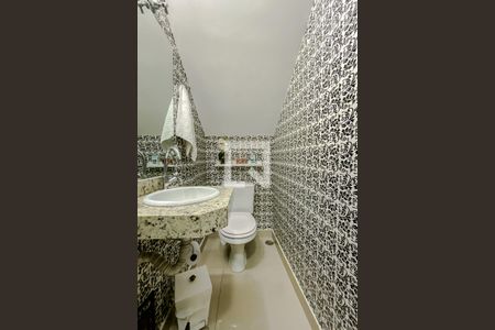 Casa à venda com 240m², 3 quartos e 3 vagasLavabo