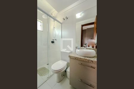 Casa à venda com 240m², 3 quartos e 3 vagasBanheiro da Suíte 1