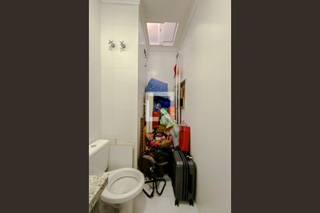 Casa à venda com 240m², 3 quartos e 3 vagasBanheiro da Suíte 2