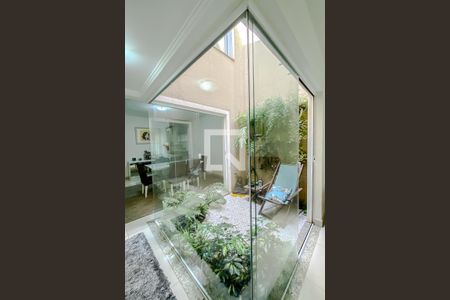 Casa à venda com 240m², 3 quartos e 3 vagasJardim de Inverno