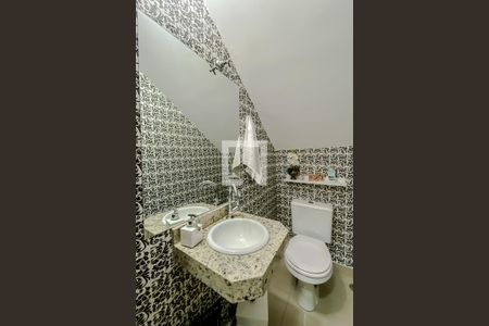 Casa à venda com 240m², 3 quartos e 3 vagasLavabo