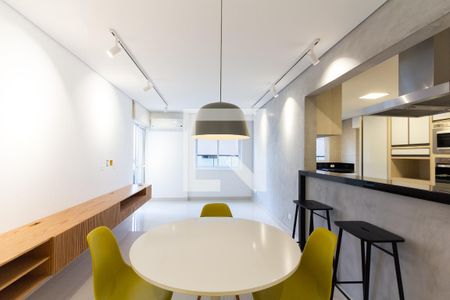 Apartamento à venda com 90m², 2 quartos e 1 vaga Apartamento à venda com 90m², 2 quartos e 1 vagaSala