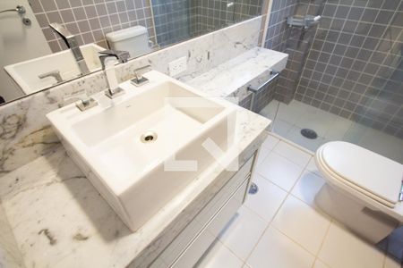 Apartamento à venda com 90m², 2 quartos e 1 vaga Apartamento à venda com 90m², 2 quartos e 1 vagaBanheiro 1