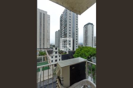 Apartamento à venda com 90m², 2 quartos e 1 vaga Apartamento à venda com 90m², 2 quartos e 1 vagaVaranda