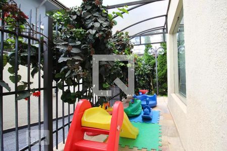 Apartamento à venda com 90m², 2 quartos e 1 vaga Apartamento à venda com 90m², 2 quartos e 1 vagaÁrea comum - Playground