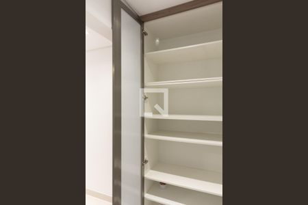 Apartamento à venda com 90m², 2 quartos e 1 vaga Apartamento à venda com 90m², 2 quartos e 1 vagaCorredor