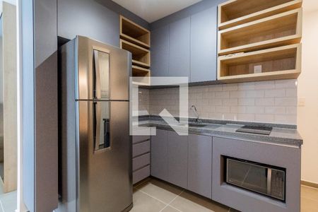 Studio para alugar com 36m², 1 quarto e sem vaga Studio para alugar com 36m², 1 quarto e sem vagaStudio - geladeira e microondas