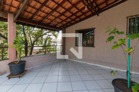 Casa à venda com 201m², 3 quartos e 2 vagasVaranda