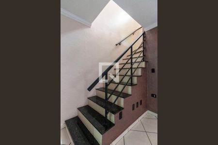 Escada de casa à venda com 3 quartos, 201m² em Parque Guarani, São Paulo
