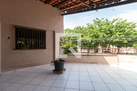Casa à venda com 201m², 3 quartos e 2 vagasVaranda