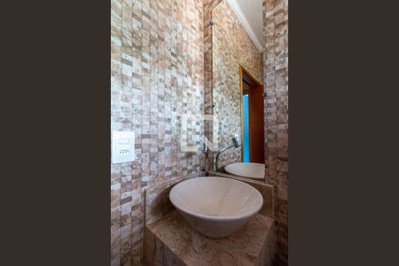 Casa à venda com 201m², 3 quartos e 2 vagasBanheiro Corredor