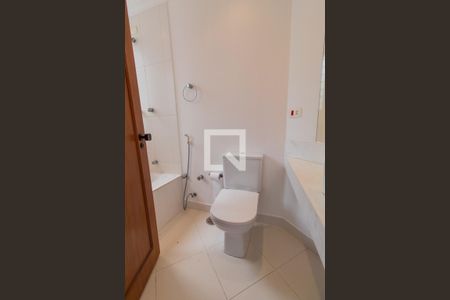 Apartamento para alugar com 185m², 4 quartos e 3 vagas Apartamento para alugar com 185m², 4 quartos e 3 vagasBanheiro do Quarto 4