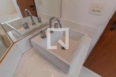 Apartamento para alugar com 185m², 4 quartos e 3 vagas Apartamento para alugar com 185m², 4 quartos e 3 vagasBanheiro do Quarto 4