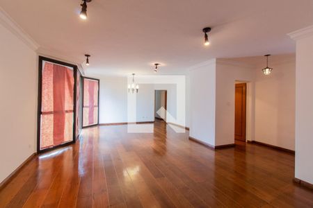 Apartamento para alugar com 185m², 4 quartos e 3 vagas Apartamento para alugar com 185m², 4 quartos e 3 vagasSala
