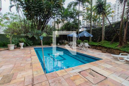 Apartamento para alugar com 185m², 4 quartos e 3 vagas Apartamento para alugar com 185m², 4 quartos e 3 vagasÁrea comum - Piscina