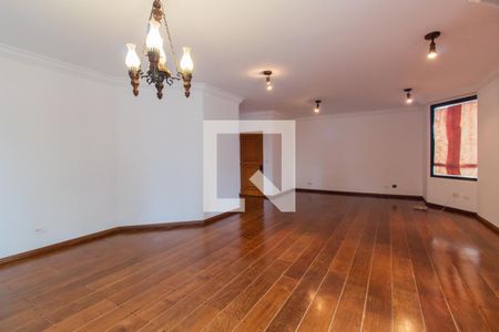 Apartamento para alugar com 185m², 4 quartos e 3 vagas Apartamento para alugar com 185m², 4 quartos e 3 vagasSala