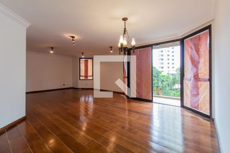 Apartamento para alugar com 185m², 4 quartos e 3 vagas Apartamento para alugar com 185m², 4 quartos e 3 vagasSala