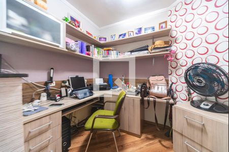 Casa à venda com 250m², 3 quartos e 4 vagasEscritório e Hall da escada