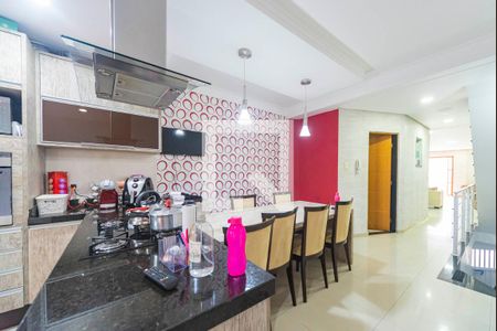 Casa à venda com 250m², 3 quartos e 4 vagasCopa