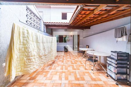 Casa à venda com 250m², 3 quartos e 4 vagasChurrasqueira e Área de Serviço 