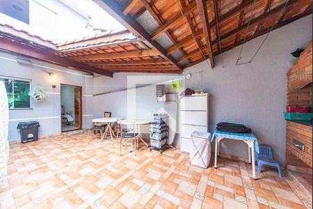 Casa à venda com 250m², 3 quartos e 4 vagasChurrasqueira e Área de Serviço 