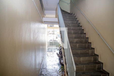 Apartamento para alugar com 60m², 2 quartos e sem vagaEscada