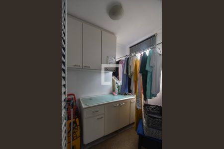 Apartamento à venda com 344m², 4 quartos e 4 vagasBanheiro de Serviços 