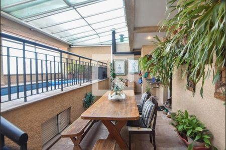 Apartamento à venda com 344m², 4 quartos e 4 vagasCobertura com Piscina e Varanda Gourmet 