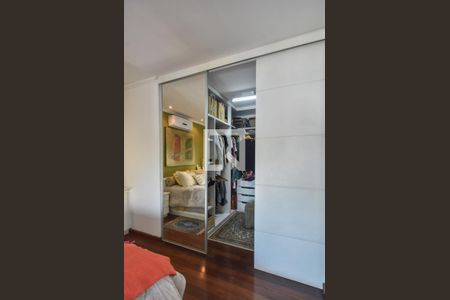 Apartamento à venda com 344m², 4 quartos e 4 vagasSuíte 01