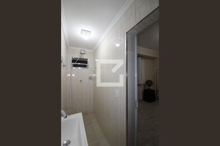 Banheiro do Quarto 1 de casa para alugar com 2 quartos, 170m² em Parque São Lucas, São Paulo