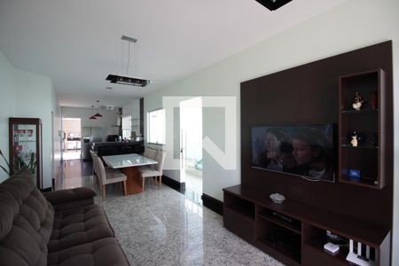 Sala de casa para alugar com 3 quartos, 200m² em Jaqueline, Belo Horizonte