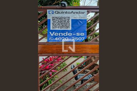 Casa à venda com 470m², 3 quartos e 6 vagasFachada do Condomínio com Plaquinha