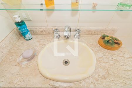 Casa à venda com 470m², 3 quartos e 6 vagasBanheiro da Suíte 2