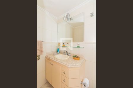 Casa à venda com 470m², 3 quartos e 6 vagasBanheiro da Suíte 2